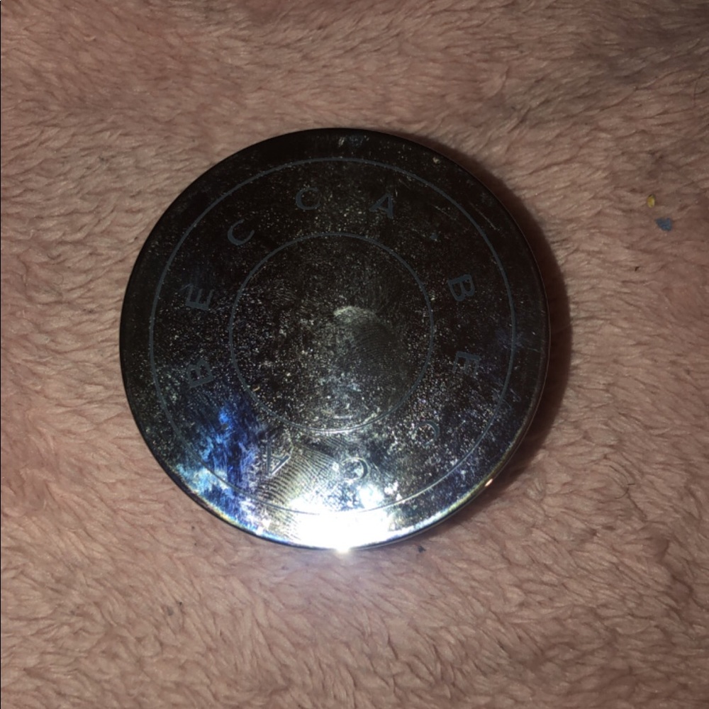 Becca hydramist powder